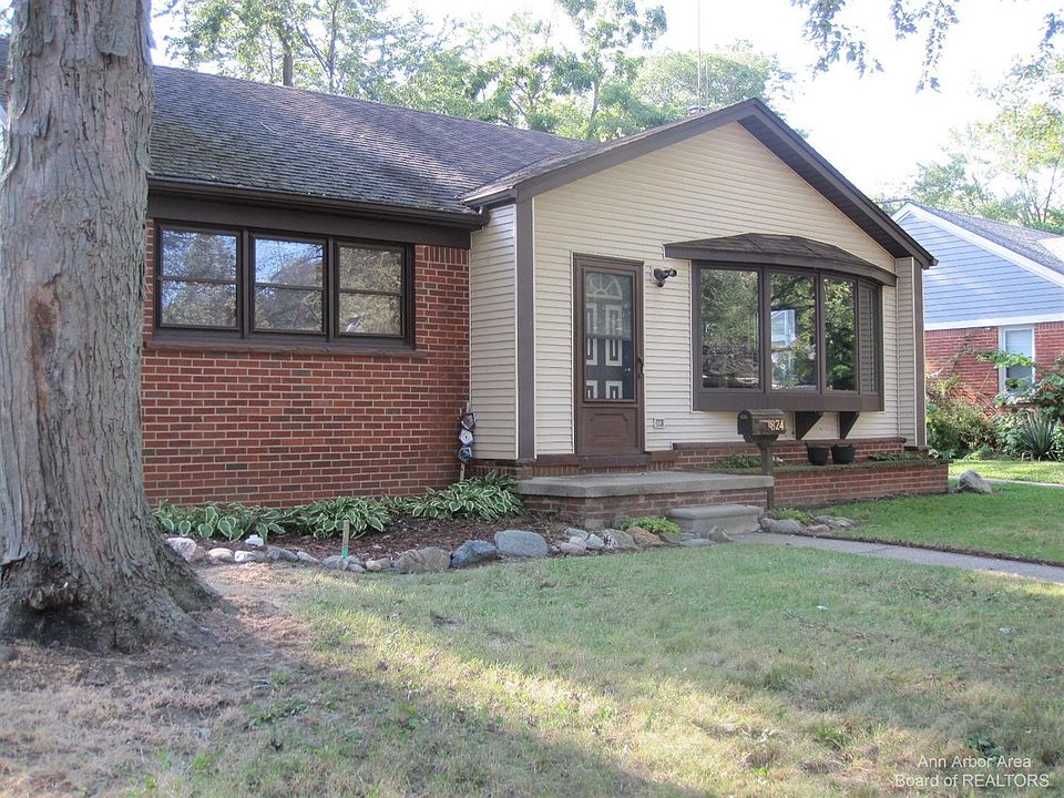 1st image of 824 Hewett Dr