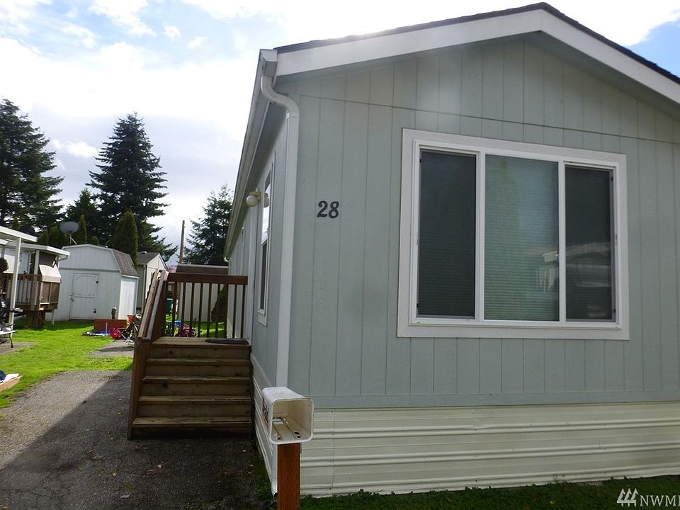 1st image of 16600 25th Ave NE Unit 28