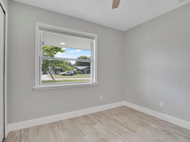 2115 Messina Ave — Photo 17