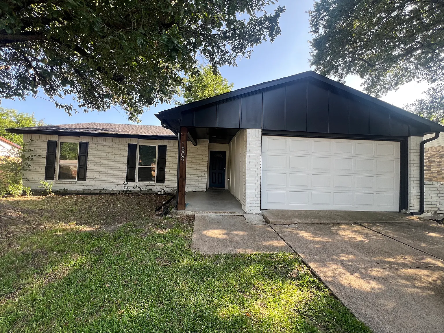 3 bed, 1359 sqft, $2,250 — Photo 1