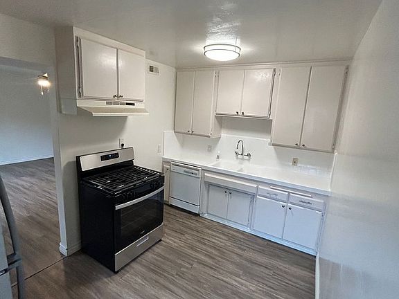 4th image of 2775 A St #D