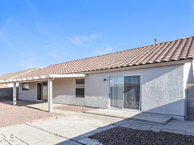 1042 Juniper Ridge Ave — Photo 15