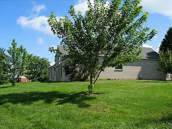 3rd image of 2082 Woodcreek Crossing Blvd