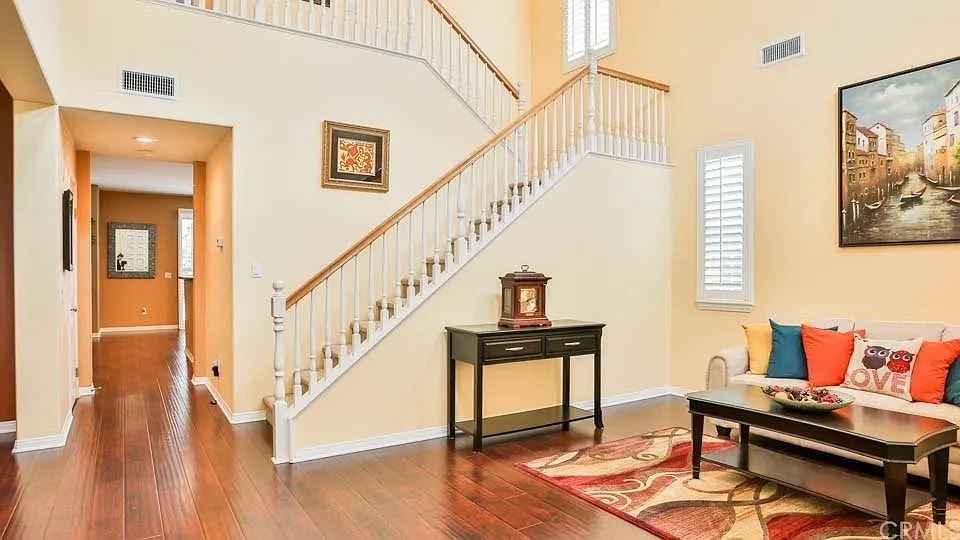 5 bed, 3179 sqft, $4,195 — Photo 4