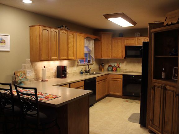 5th image of 331 Pinehurst Dr