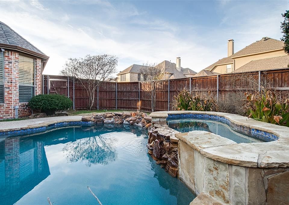 1st image of 5868 Noble Oak Ln