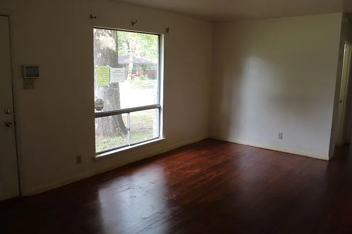 19 Exeter Dr — Photo 5