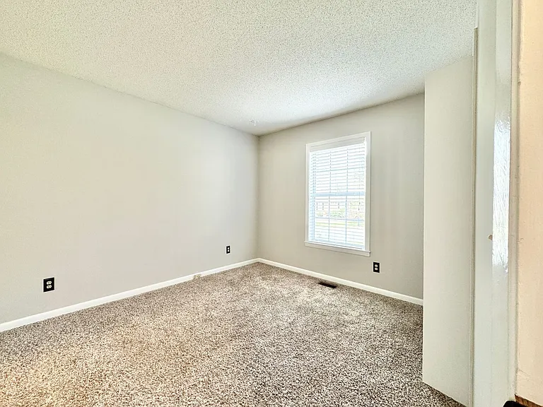 1819 Kello Dr — Photo 14