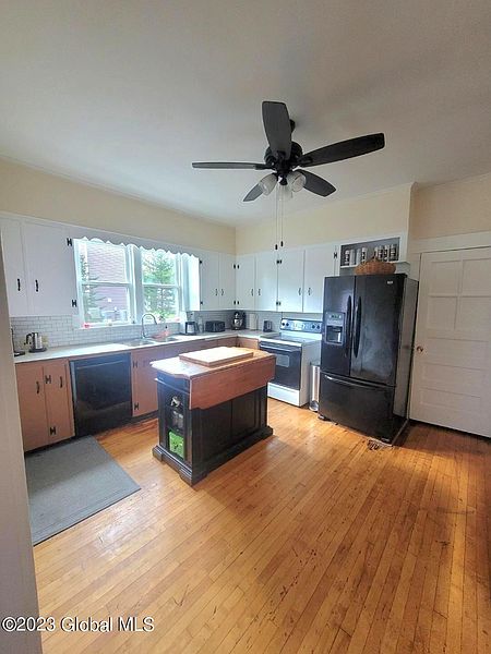 3rd image of 2070 Central Avenue