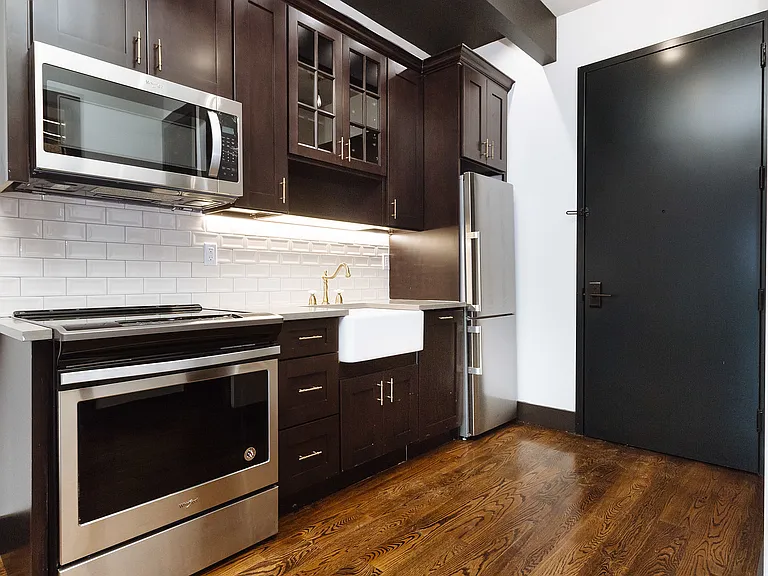 237 Hawthorne St #4A — Photo 4