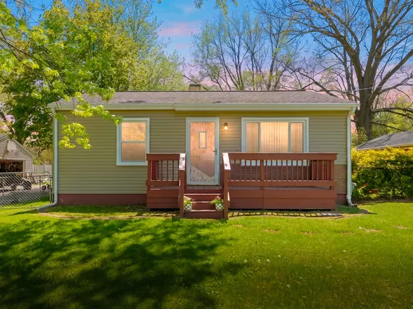 1926 Prosperity Dr, Portage, MI 49002