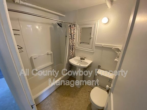 4th image of 769 N 8th St APT 3