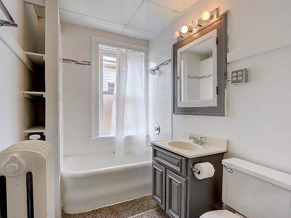 4th image of 3775 E Pulaski Ave #5