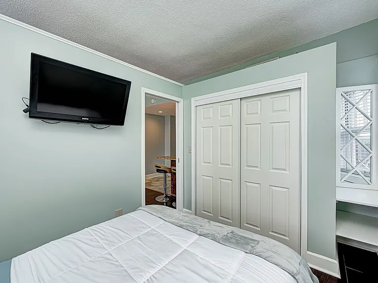 230 E 9th St #401 — Photo 14