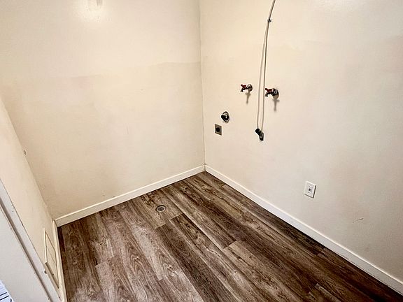 2nd image of 778 N 300 W #10815287