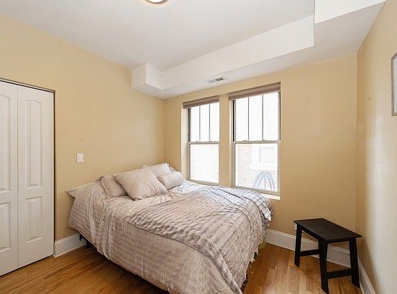 5th image of 5412 N Kenmore Ave APT 1