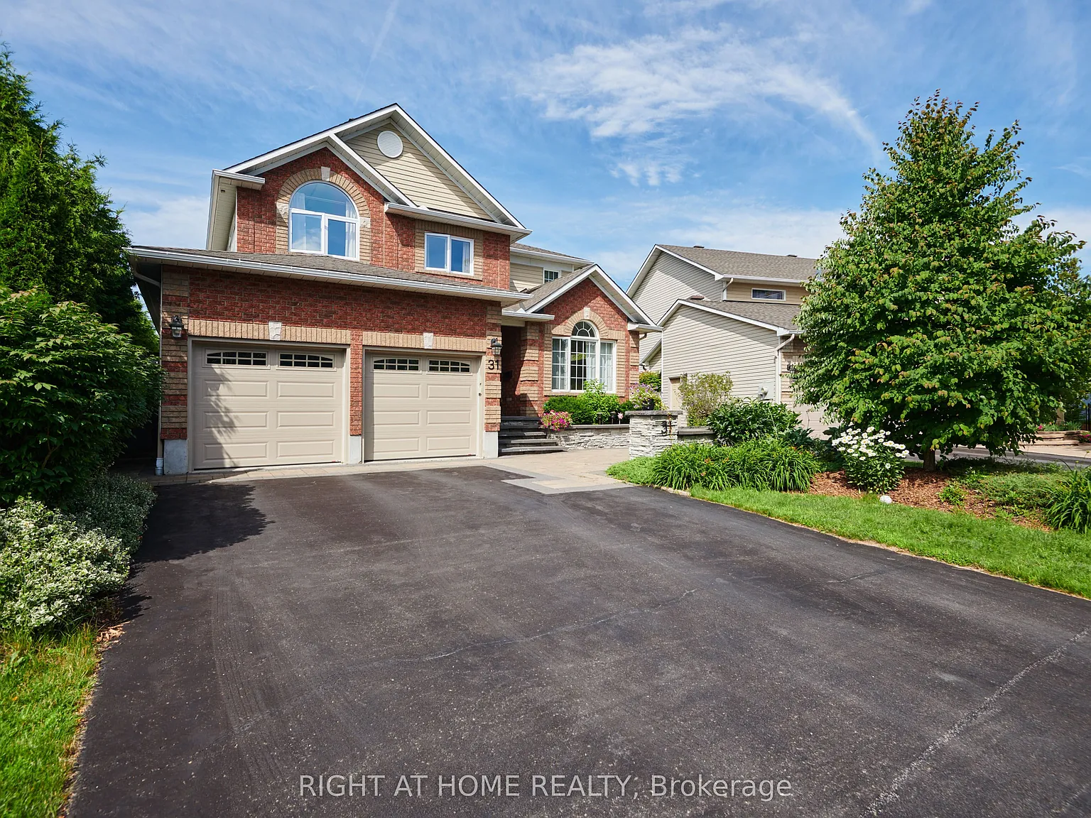 5 bed, $5,200 — Photo 2