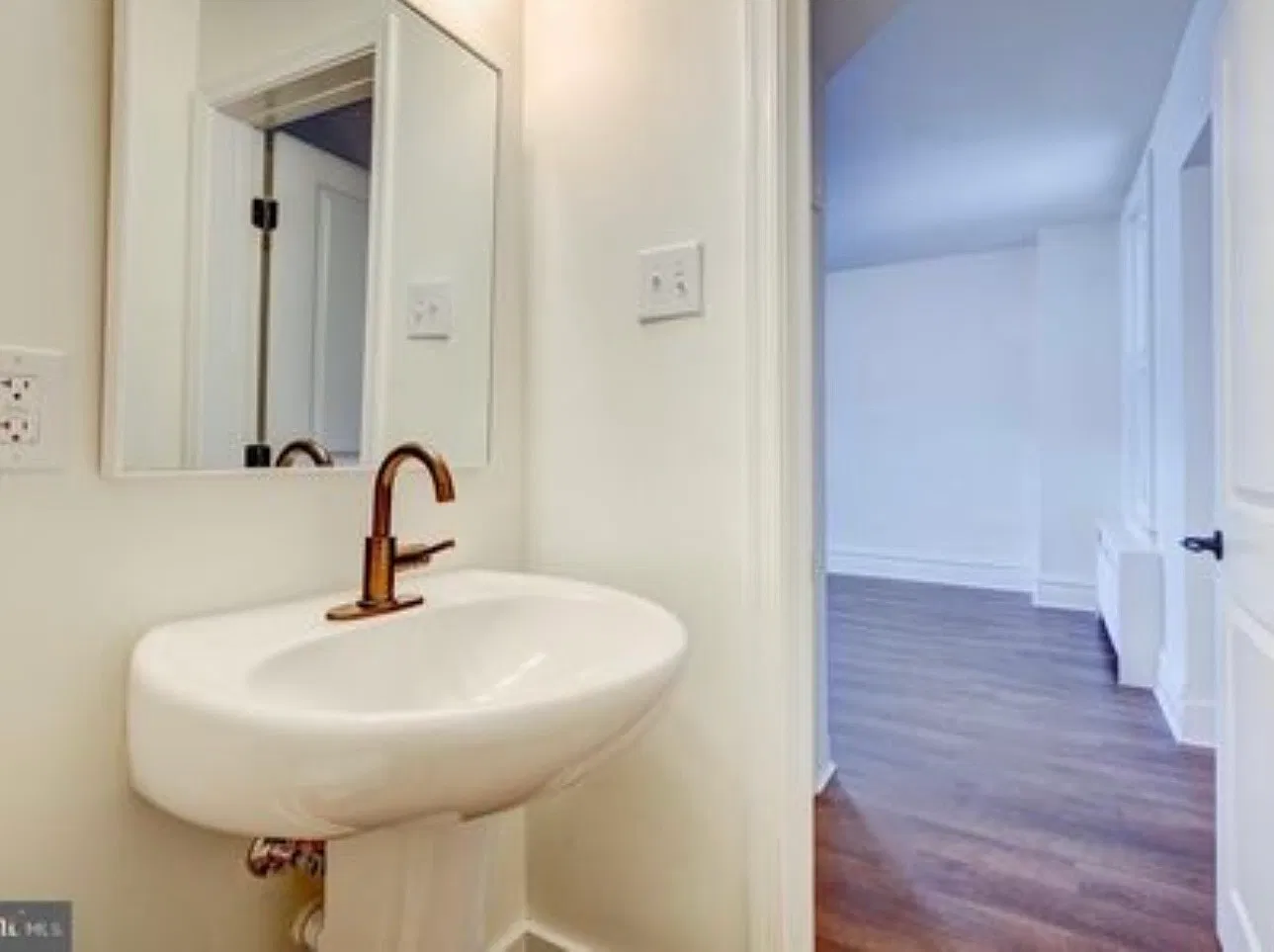 4 bed, 1.5 bath, 1600 sqft, $1,800 — Photo 4