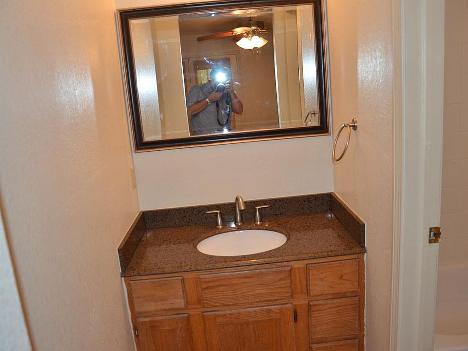 Bathroom vanity