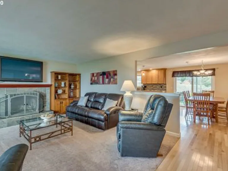 16650 NE Chehalem Dr — Photo 3