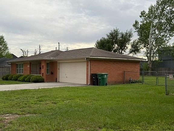 2nd image of 1805 Wycliffe Dr