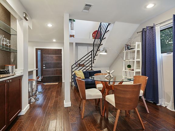 2nd image of 1030 Port St APT 2