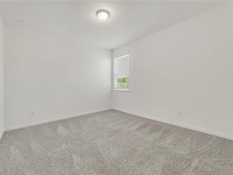 1386 Kingsgate Dr — Photo 23