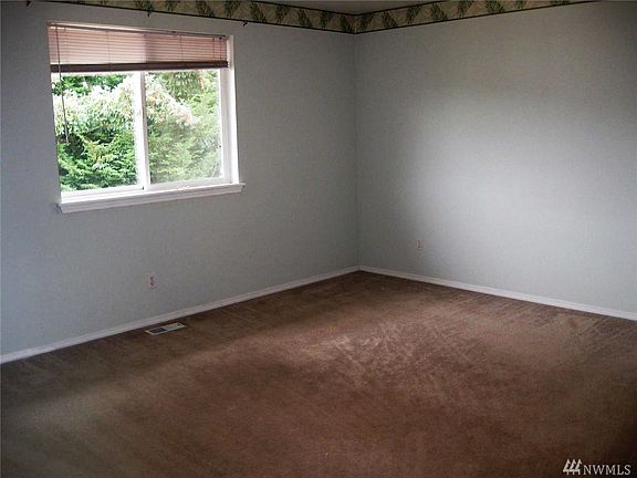 5th image of 2601 168 St Ct E