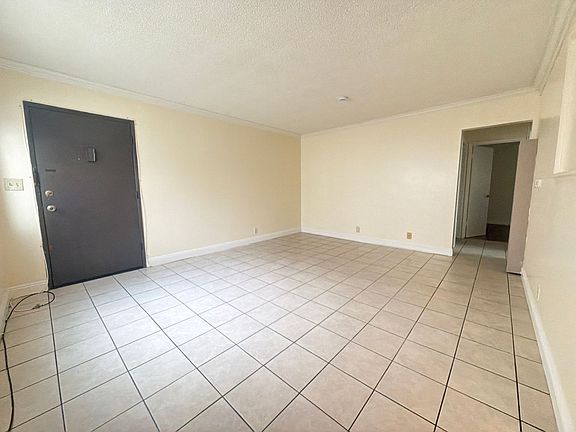4th image of 215 New Ave #215A