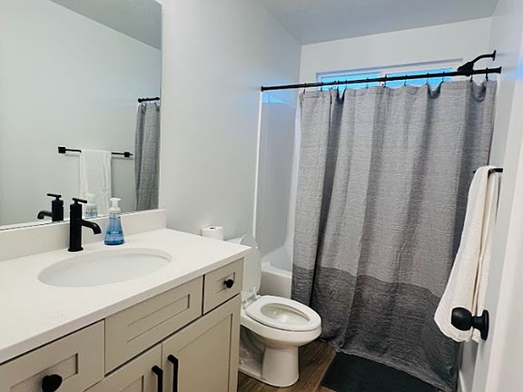 5th image of 1051 N Freeman Dr #2