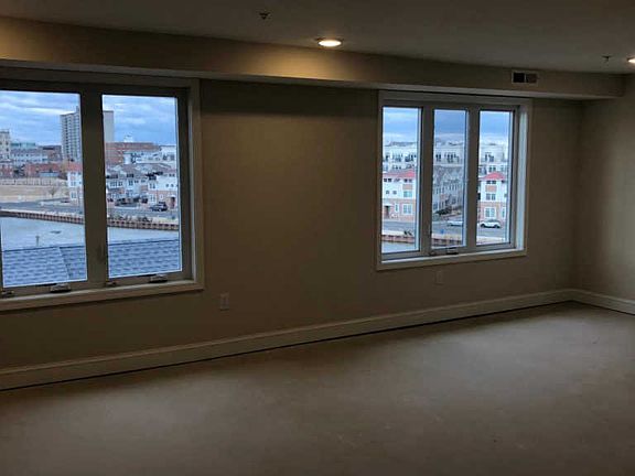 4th image of 16 Lake Ave APT 30