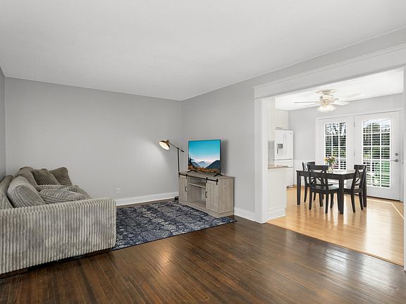 4th image of 1459 Rainbow Ave
