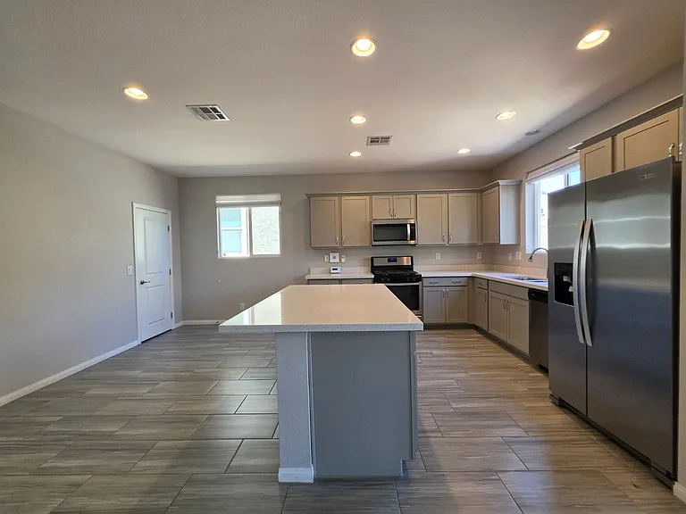 9852 Fisher Bay Ct — Photo 12
