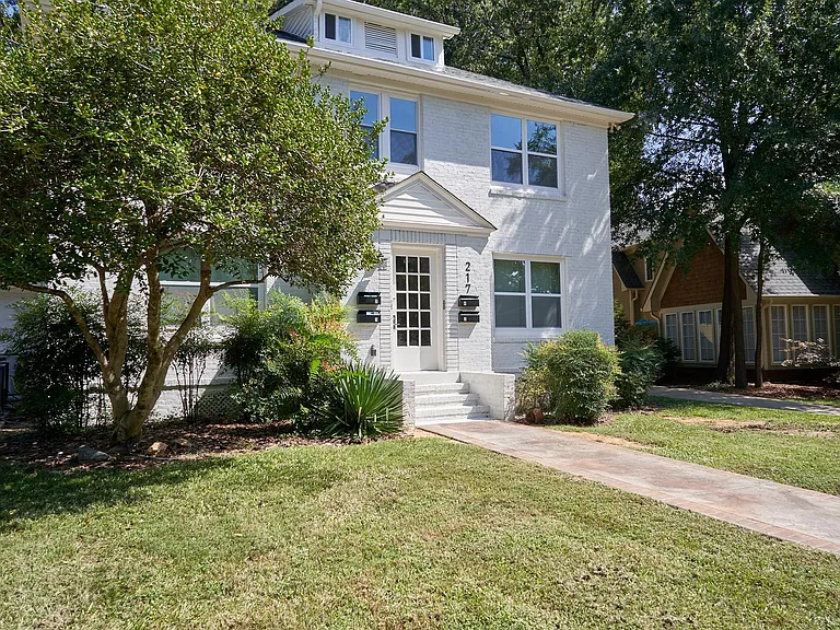 217 Circle Ave #2 — Photo 13