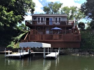318 Elm Ln, Petersburg, IL 62675