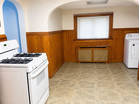 3rd image of 100 Lancaster St Unit 1
