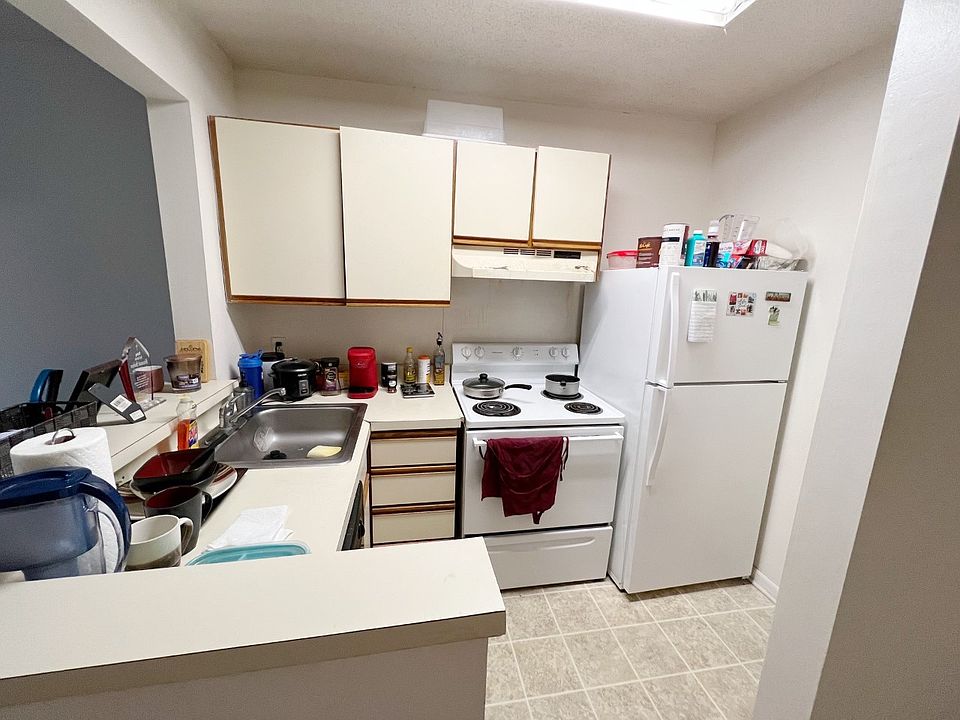 1st image of 1600 Park Cir #504-1