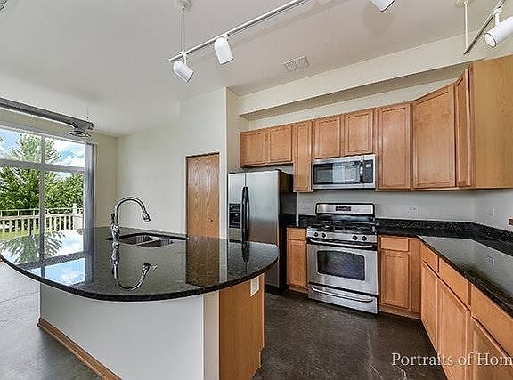 4th image of 1693 Town Center St #1693