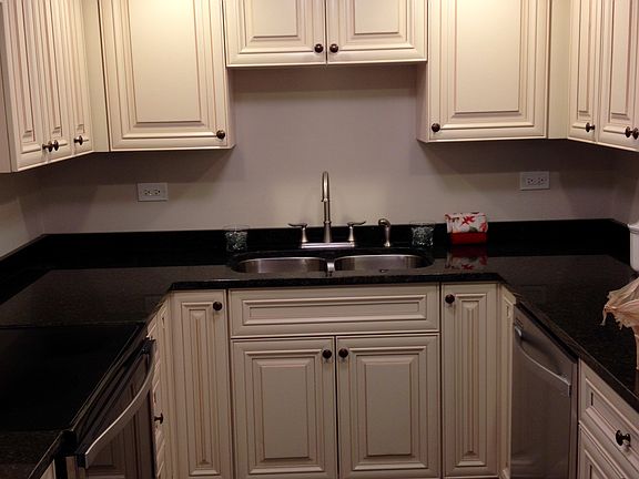 2nd image of 2800 Maple Ave APT 13C