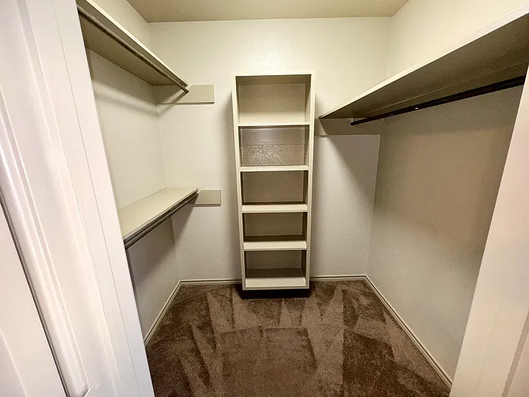 2614 Woodrow Blvd — Photo 24