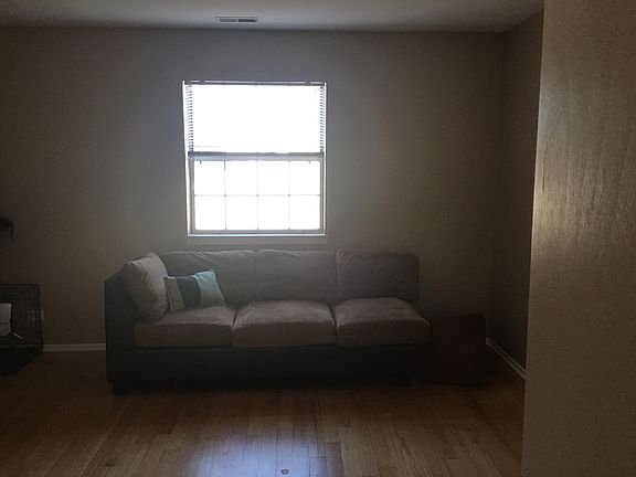 3rd image of 29 N Park Blvd