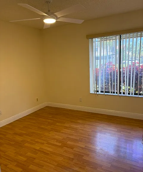 731 SW 95th Way — Photo 14