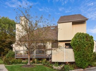 258 Crabtree Ct, Basking Ridge, NJ 07920