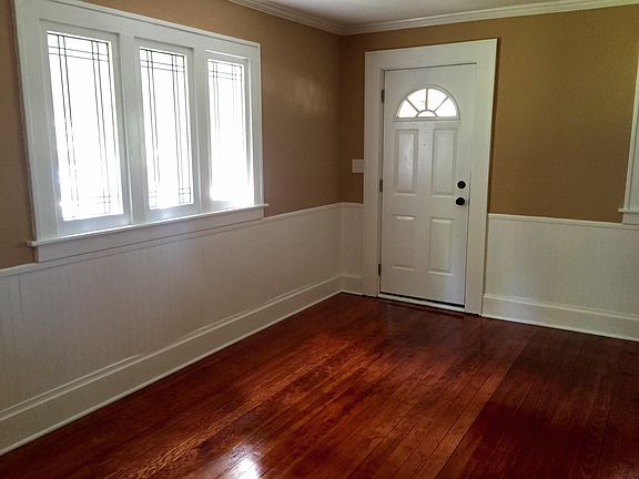 2nd image of 430 Harlan Ave NE