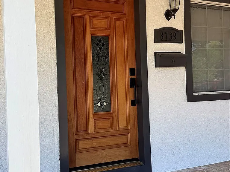 8739 Tyrone Ave — Photo 4