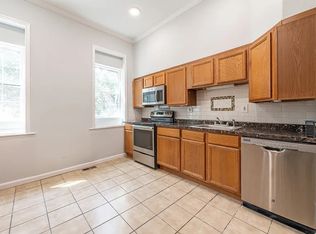 951 N 6th St, Philadelphia, PA 19123