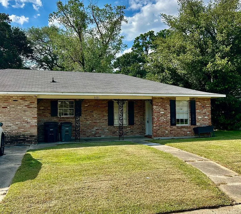 3121 Madeira Dr