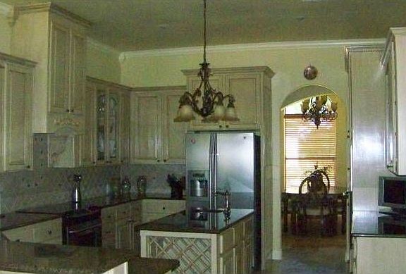 3rd image of 5601 Creekwood Ct