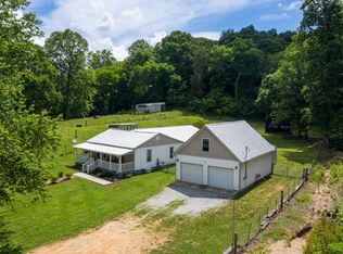1218 Tottys Bend Rd, Duck River, TN 38454