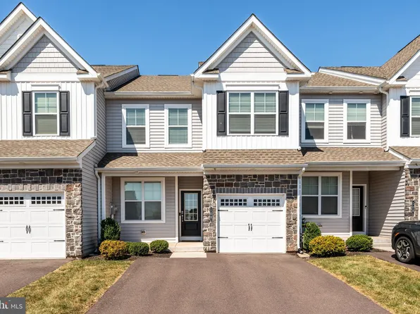 108 Everleigh Dr, Royersford, PA 19468